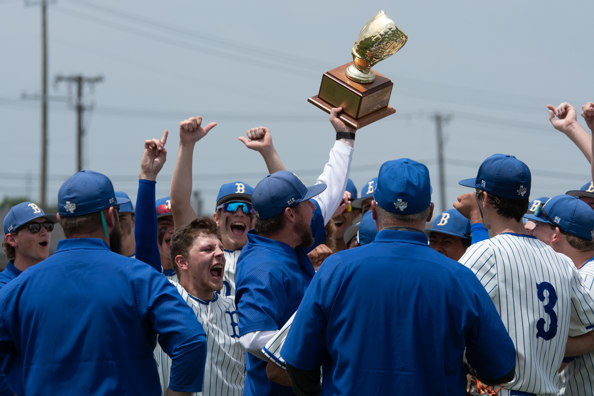 emsisdathletics's tweet photo. 🚨Area Playoffs🚨 Boswell takes on Frenship this weekend at Hoskins Field in Wichita Falls!
Game 1 - Friday, May 13 @ 7 p.m. 
Game 2 - Saturday, May 14 @ Noon
Game 3 (If nec.) 30 minutes after Game 2 

Visit https://t.co/5AXG0kEF5H for the full recap and photos from last weekend! https://t.co/t06HyL1h6g