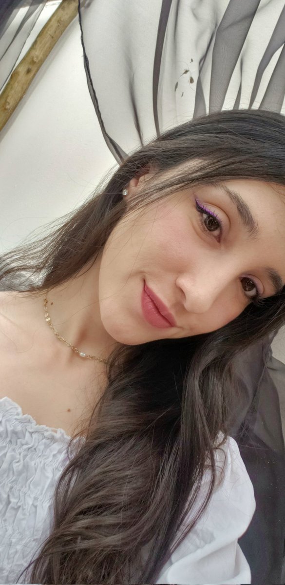 LyaWonderland's tweet photo. Viciada em delineado com detalhes coloridinhos https://t.co/TOG8jJAboU