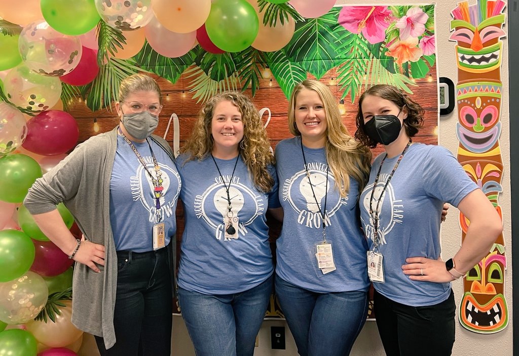 EdTechHawk's tweet photo. Guess who is getting ready for #GROWRISD22?!? #ConnectandSOAR
⬇️⬇️⬇️
Sessions with @beth32887 @abrantley99 @reese_teach COMING SOON! 🌱🍿💻🍎 https://t.co/XiAPCPNK11