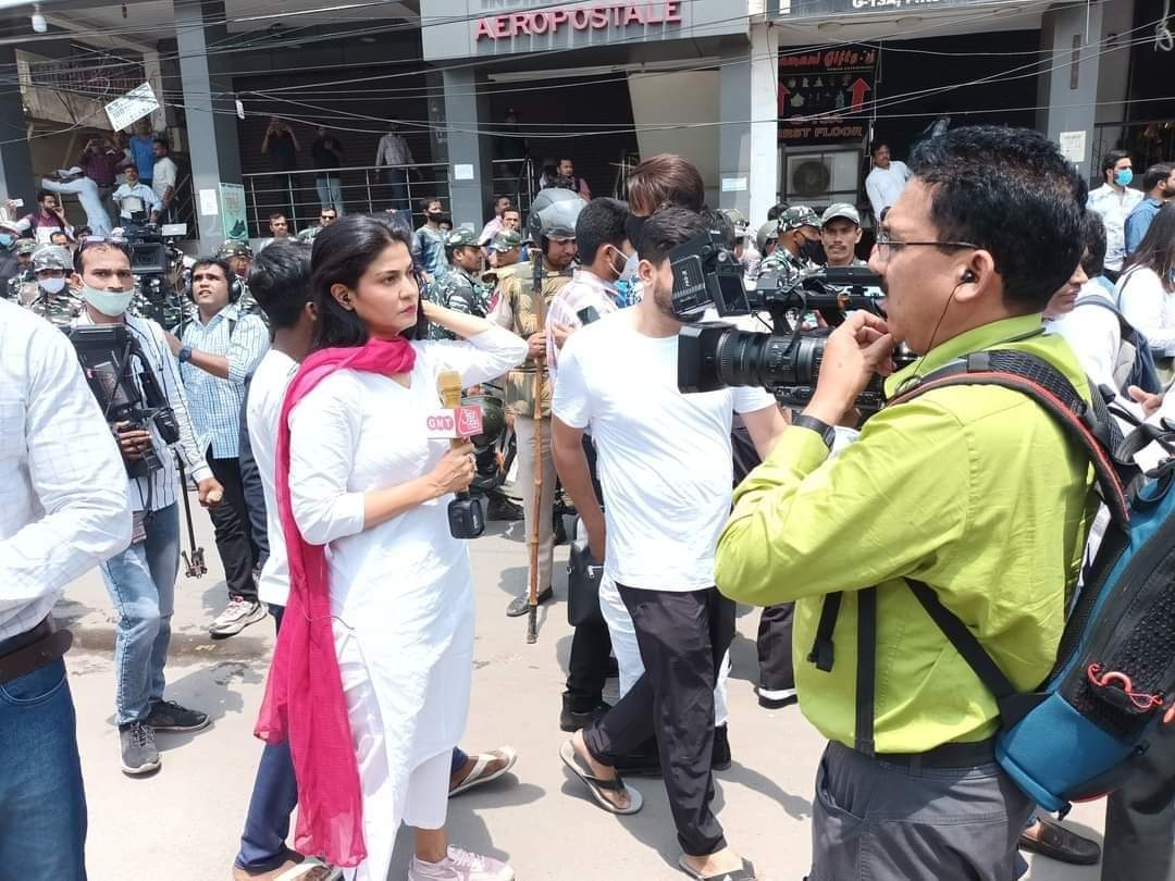 शाहीन बाग से MCD के बुलडोज़र्स को खदेड़े जाने पर अंजना ओम कशयप कुछ ज़्यादा ही दुखी दिखाई दीं