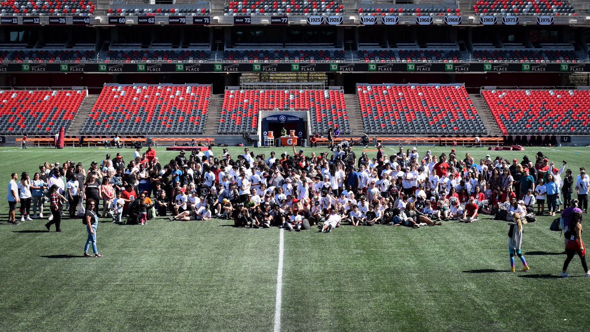SBODYMORE's tweet image. GOD IS GREAT 🙏🏾 THANK YOU TO EVERYONE THAT MADE THIS DAY SPECIAL WE DID IT!! THE 200+ KIDS.. MY TEAMMATES.. ALL THE SPONSORS.. @osegfoundation @tdplace @coachjeanguillaume @thebrashbrunette #1OF1 #RNATION