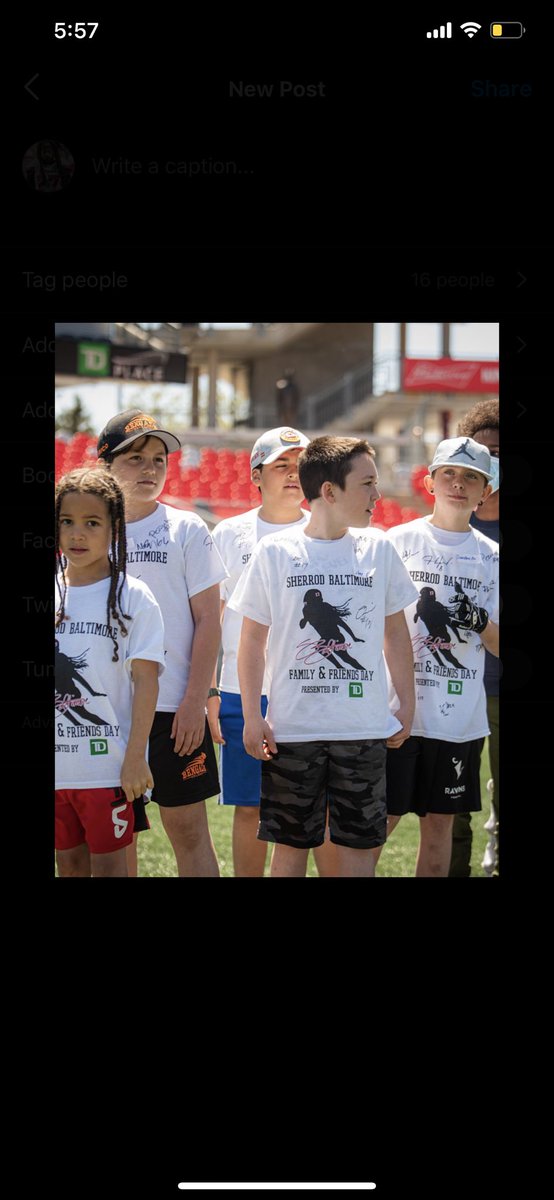 SBODYMORE's tweet image. GOD IS GREAT 🙏🏾 THANK YOU TO EVERYONE THAT MADE THIS DAY SPECIAL WE DID IT!! THE 200+ KIDS.. MY TEAMMATES.. ALL THE SPONSORS.. @osegfoundation @tdplace @coachjeanguillaume @thebrashbrunette #1OF1 #RNATION
