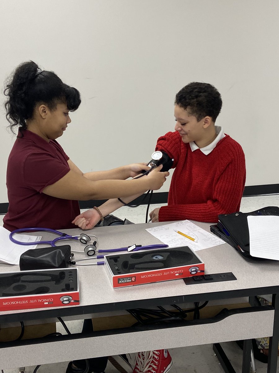 amygwatson18's tweet photo. Every year Health Science does a Skills Blitz at the end of the year-we’ve been learning the reasons why-but now they get to put this knowledge into play. It’s Second Christmas, y’all! #MilanAwesome #MilanCTE #LearnOneDoOneTeachOne https://t.co/CXl7balCXM