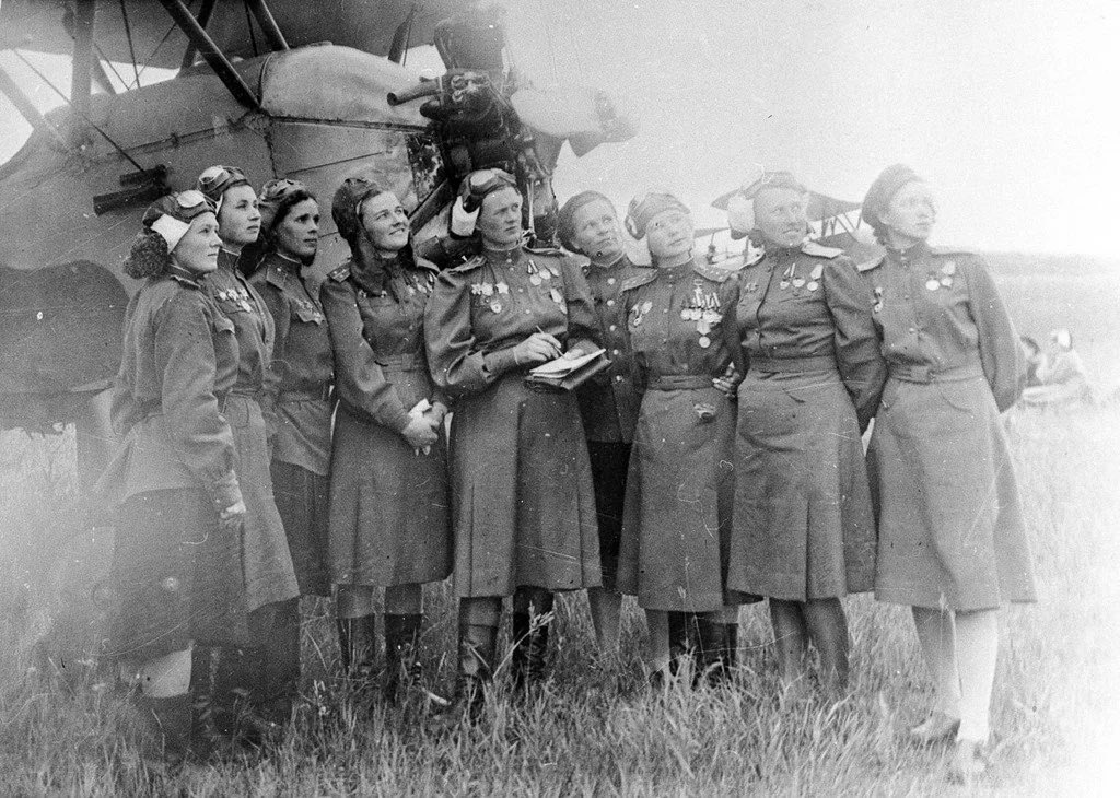 nerdgirlswisdom's tweet photo. happy victory day, night witches! may you rest among the stars 🖤 https://t.co/0be5sxAqTo