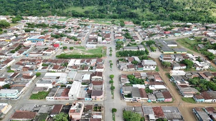 raulguet's tweet photo. #BMDTVSsantacruz hoje também Jussari completa 37 anos , uma das filhas de Itabuna mais bonita e hospitaleira. https://t.co/cLqPjZvfH6