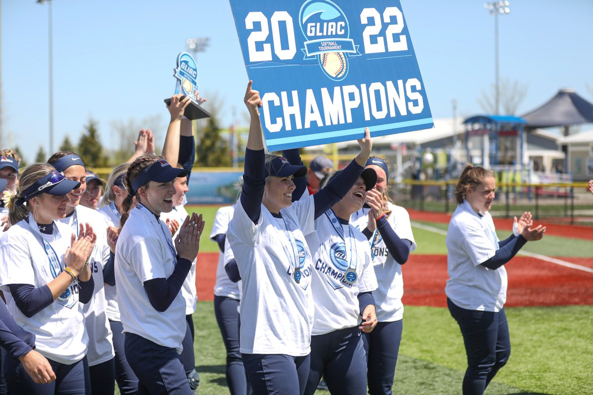 svsuathletics's tweet photo. Ticket Punched 

@SVSU_Softball will be the No. 8 seed in the Midwest Region and will take on No. 1 seed and host Southern Indiana to open the four-team pod Thursday in Evansville, IN

Region also includes No. 4 Lindenwood and No. 5 Drury 

Full Bracket at https://t.co/um8JPmiCGp https://t.co/QsZLI5TaM2