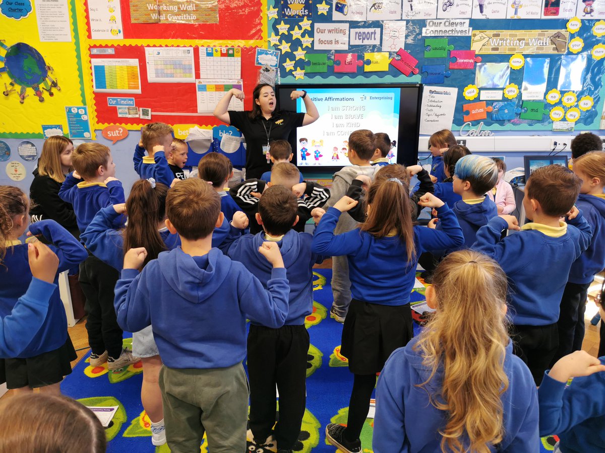 portmeadp's tweet photo. Year 2 loved their visit from the Bumbles of Honeywood project. We explored how to greet each other and talk about outselves. We are excited for our next visit. #pmdpy2 #pmdpnum #pmdpllc #pmdphwb https://t.co/NQWPOFKaMV