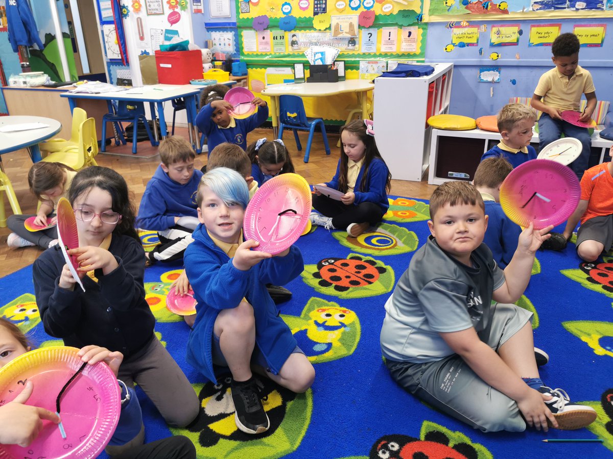 portmeadp's tweet photo. Year 2 have been getting to grips with time. We shared keywords linked to the topic and made our own clocks to explore it more. We found out many facts and patterns. #pmdpy2 #pmdpnum #pmdpea https://t.co/7wOjgw6XLO