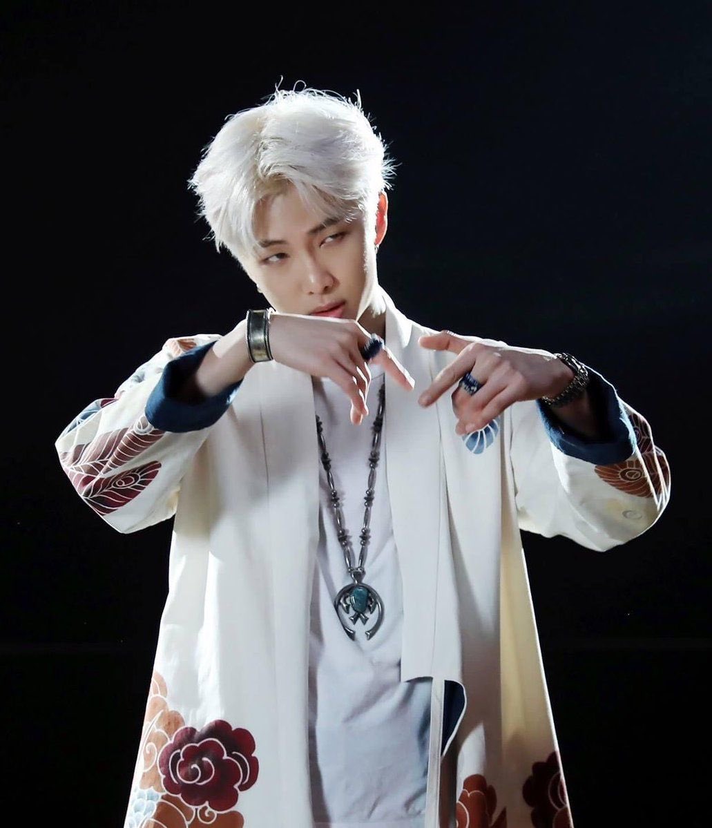 doll namjoon tweet media