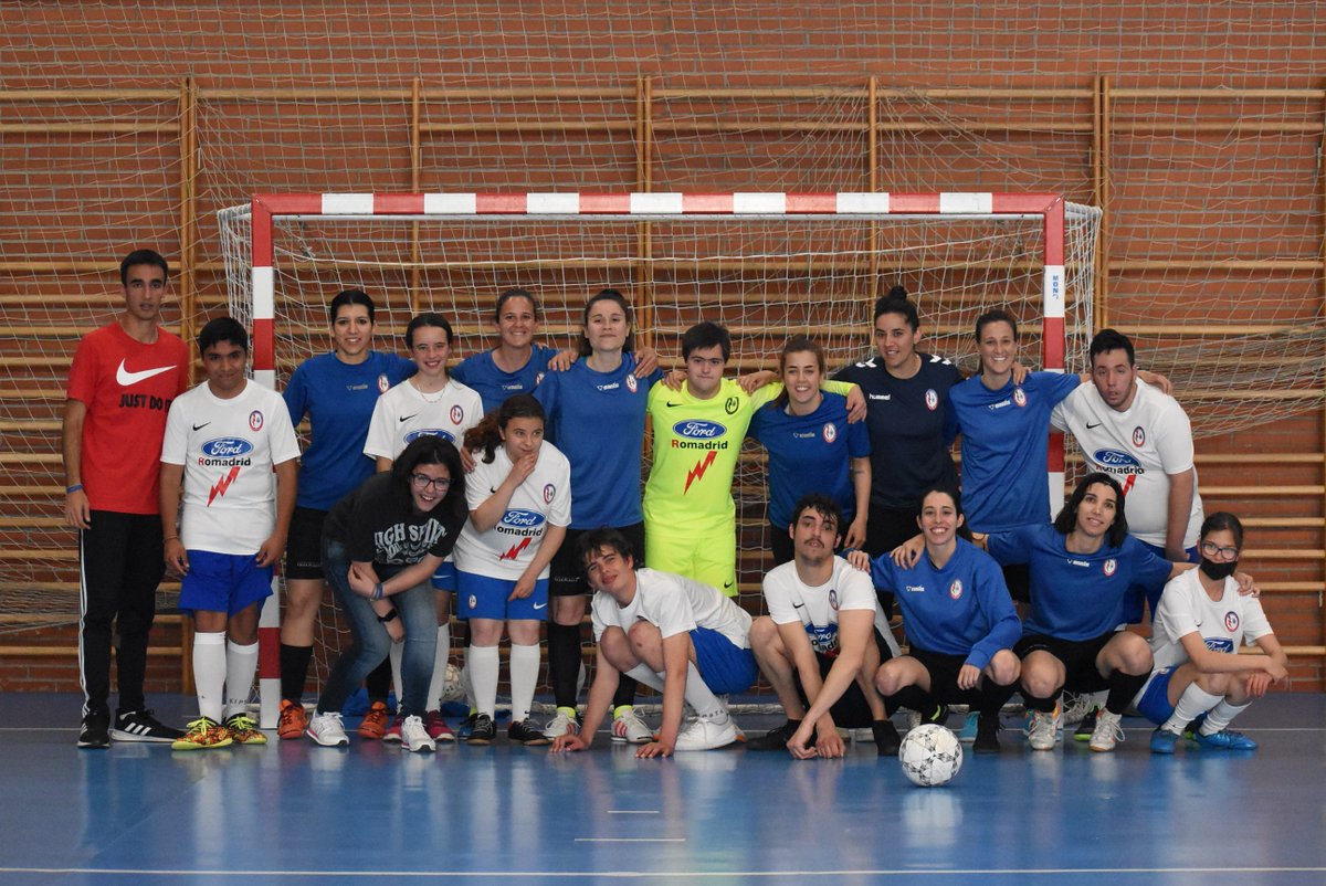 RMajadahondaFS's tweet photo. ✅ En la tarde del pasado sábado, con motivo del #RayoMajadahondaFeddig, nuestro equipo inclusivo recibió la visita de nuestro filial.
🏟️ ¡Gracias por venir a #LaGranadilla a apoyarnos, #Majas! 🙌
#IntegraRayo
#VamosMajas
#VamosMiRayo ⚡ https://t.co/PZRkk1dOiD