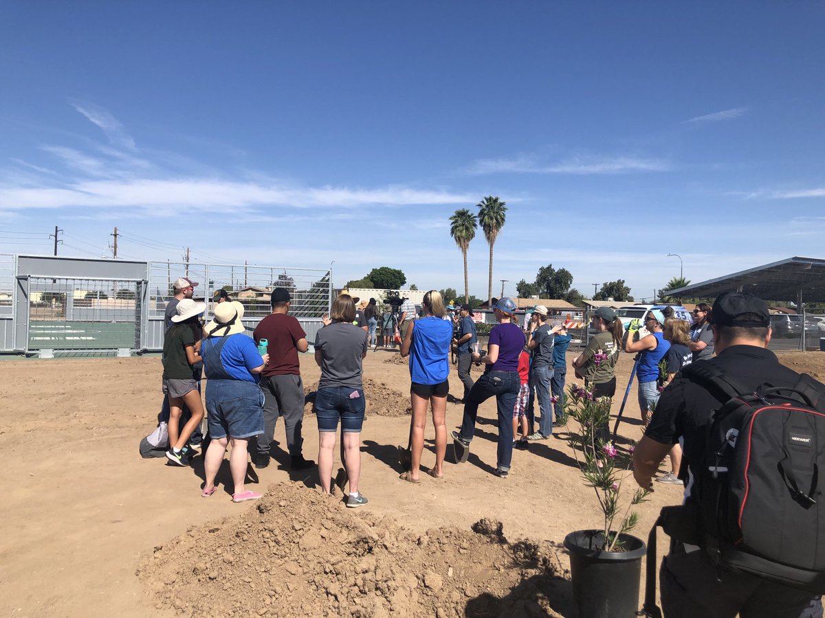 The tree planting ceremony ⁦<a href="/BormanCSD83/">Borman Elementary</a>⁩ went well this weekend! Volunteers planted 75 trees in all! #oneteamunafamilia
