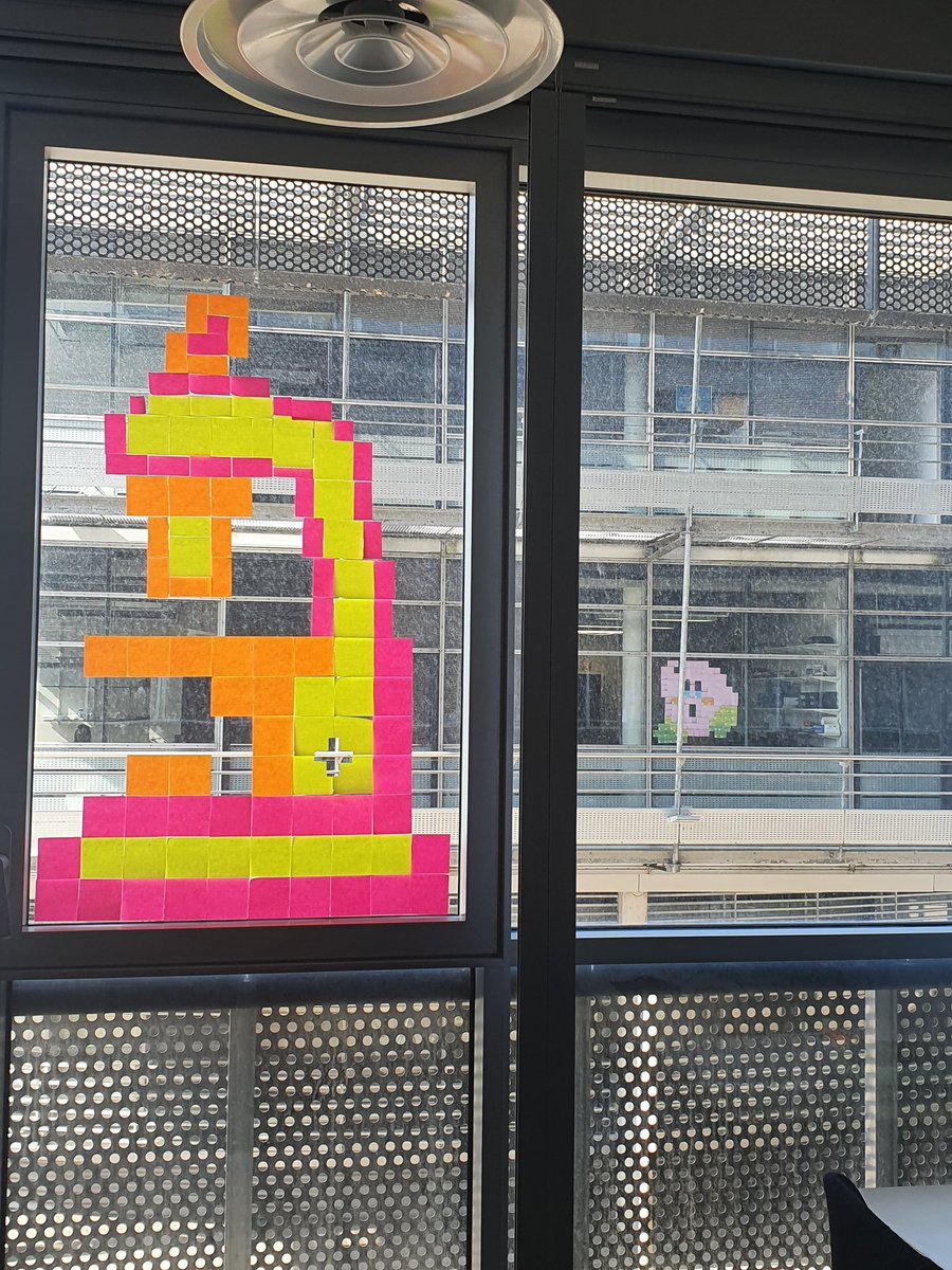 BIC_Bordeaux's tweet image. Apparently our students are involved in some post-it contest with the neighboor lab. And of course they started with an obvious piece of art 🔬🤩