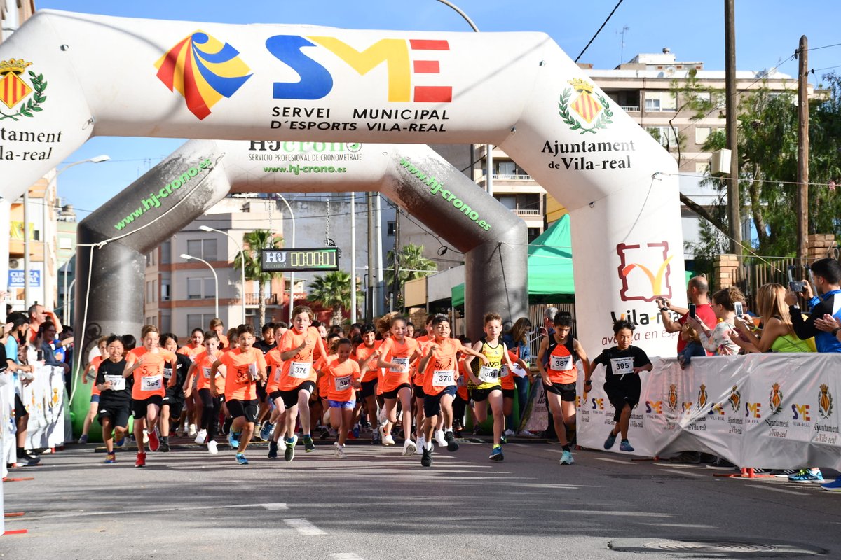 ajvila's tweet photo. 🏃‍♀️🏃 El 5K Moviment Consolació ha donat el tret d'eixida al circuit de carreres populars de 2022. Esport i salut per a tots els públics de la mà de @SMEVILAREAL i les entitats de la nostra ciutat 👏

Clica per a veure totes les fotografies 👇
https://t.co/Mc9KcUXWNQ https://t.co/puzWk7NWyW