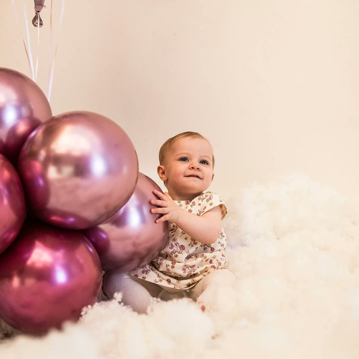 Hay_Haylstorm's tweet photo. Some of my favourite photos that the amazing @GoKatGo1 took of my daughter on her 1st birthday 💖
If you're looking for a Photographer in CPT look no further! 
#12monthsold #portraitphotography https://t.co/hWYN15qf71