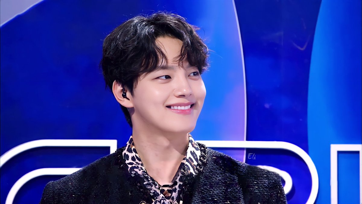 EliEli0707's tweet photo. 💜🦒
#여진구 #YeojinGoo #Planetmaster #걸스플래닛999 #girlsplanet999 #mnet #9oo그램 https://t.co/4OAcmKfxIr
