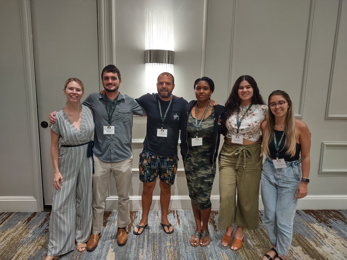 UMiami_NGP's tweet photo. Big shout outs to our faculty and student presenters at the annual #Neuroscience Retreat this weekend! Really amazing to see the kind of work going on in the UM Neuroscience Program 🧠👨‍🔬👩‍🔬 https://t.co/w67YmPD8Sr