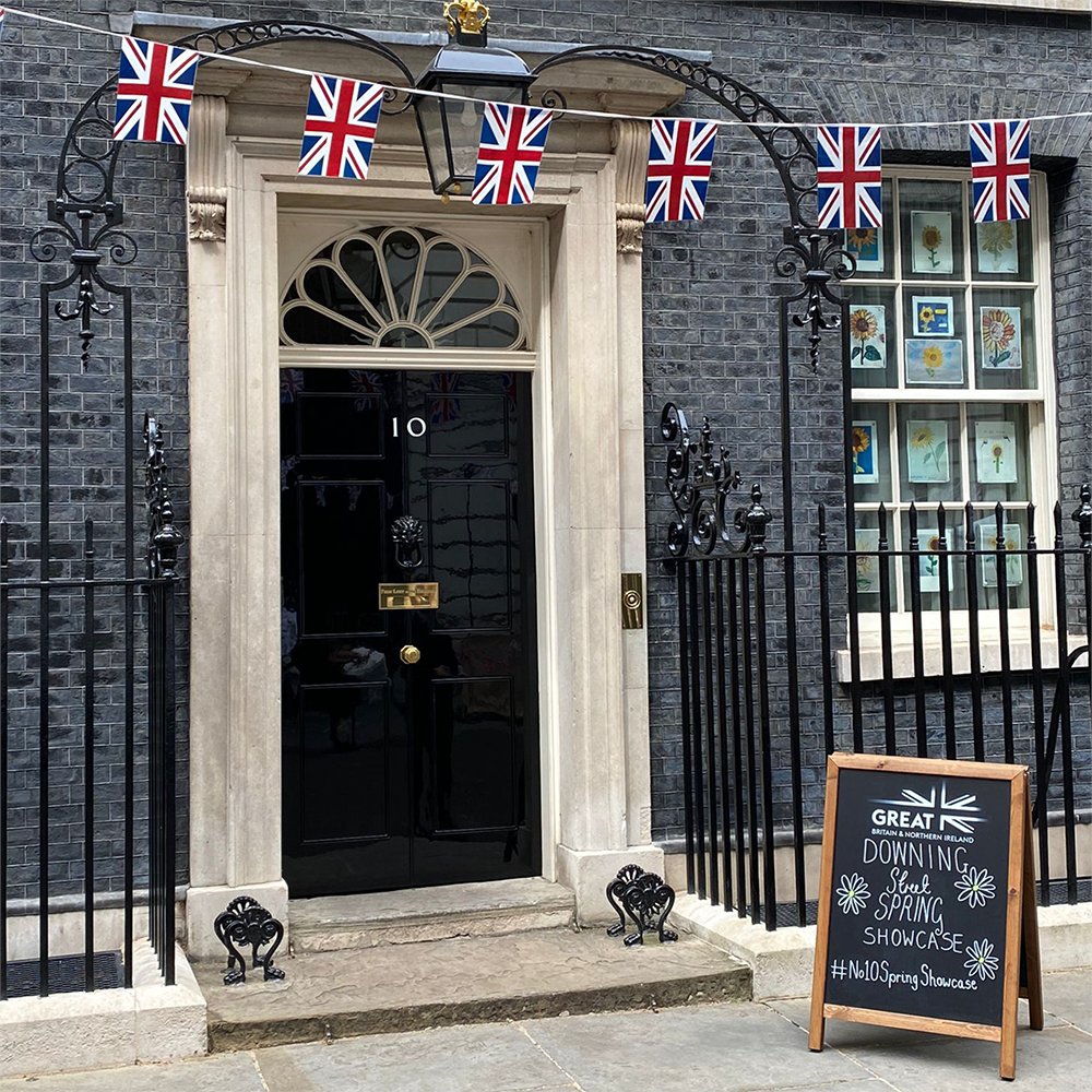 We have arrived at 10 Downing Street! 📍

We have been invited as part of the #No10SpringShowcase, where we are showcasing our handmade, locally sourced products alongside 9 other fantastic companies! ⭐
@10DowningStreet @BorisJohnson 

#HawksheadRelish #No10SpringShowcase