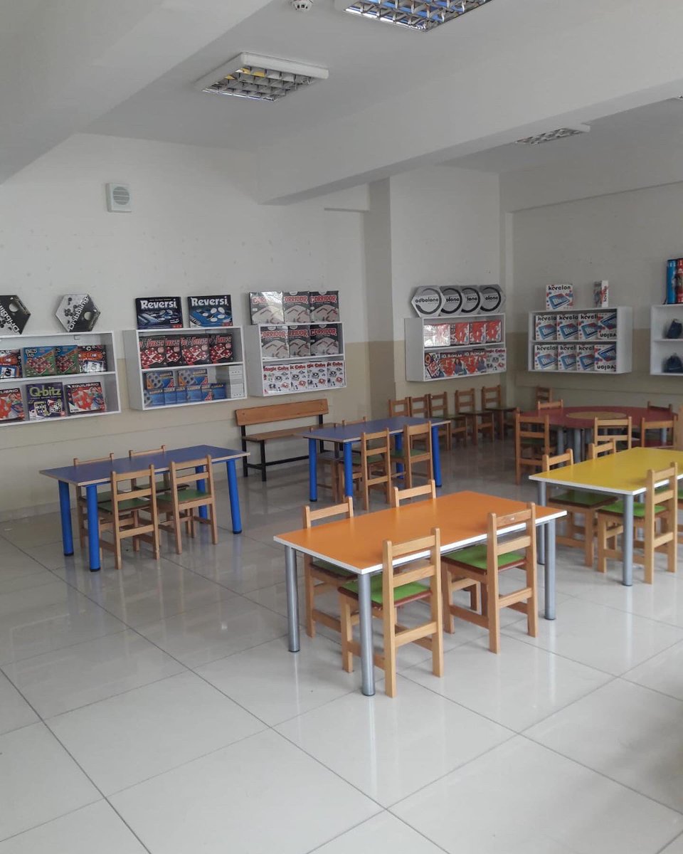 Sayın kaymakamımız Yusuf Kaptanoğlu'nun okulumuza zeka oyunları seti desteğiyle Akıl ve Zeka oyunları sınıfımızı açmış bulunmaktayız. Öğrencilerimiz birbirinden farklı zeka oyunlarıyla sınıfımızın imkanlarından en iyi şekilde faydalanmaktadırlar.++