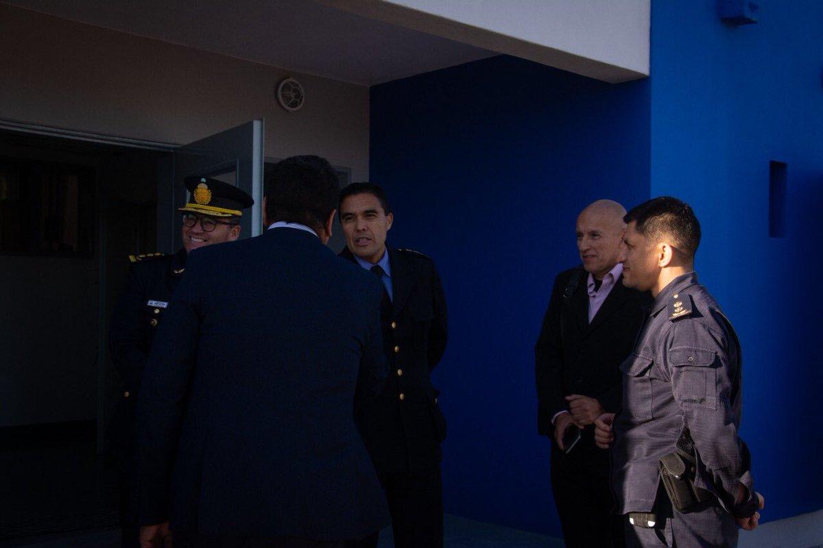 CristianAyalaCH's tweet photo. #Inauguración ✔️

📌Acompañamos la inauguración del nuevo #pabellón del Instituto Penitenciario Provincial ✅ 
📌Junto a las autoridades, recorrimos las instalaciones y acordamos puntos de trabajo en relación a la situación actual del instituto.

@Mingobyjustch 

#AdelanteChubut https://t.co/G3qJFwdKfl