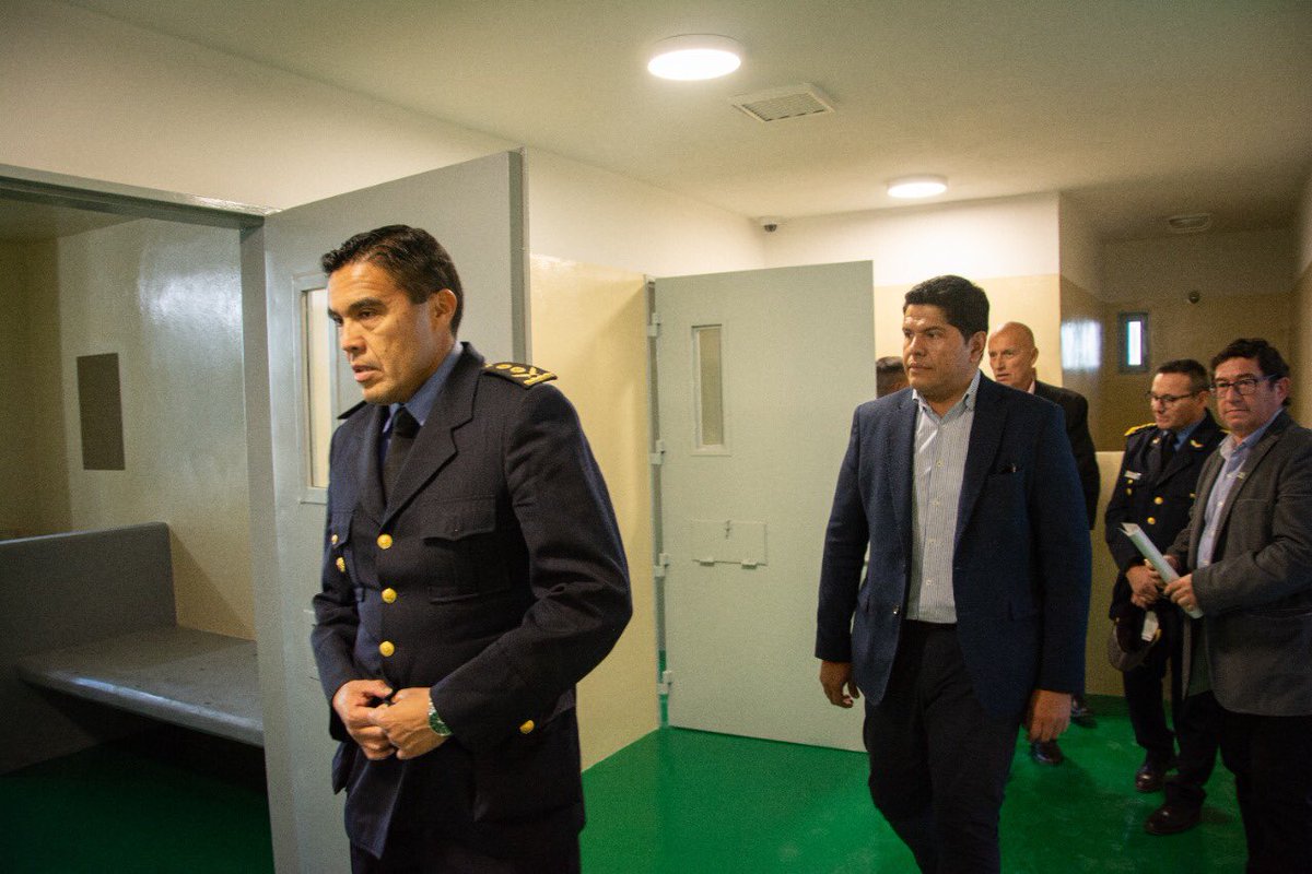 CristianAyalaCH's tweet photo. #Inauguración ✔️

📌Acompañamos la inauguración del nuevo #pabellón del Instituto Penitenciario Provincial ✅ 
📌Junto a las autoridades, recorrimos las instalaciones y acordamos puntos de trabajo en relación a la situación actual del instituto.

@Mingobyjustch 

#AdelanteChubut https://t.co/G3qJFwdKfl