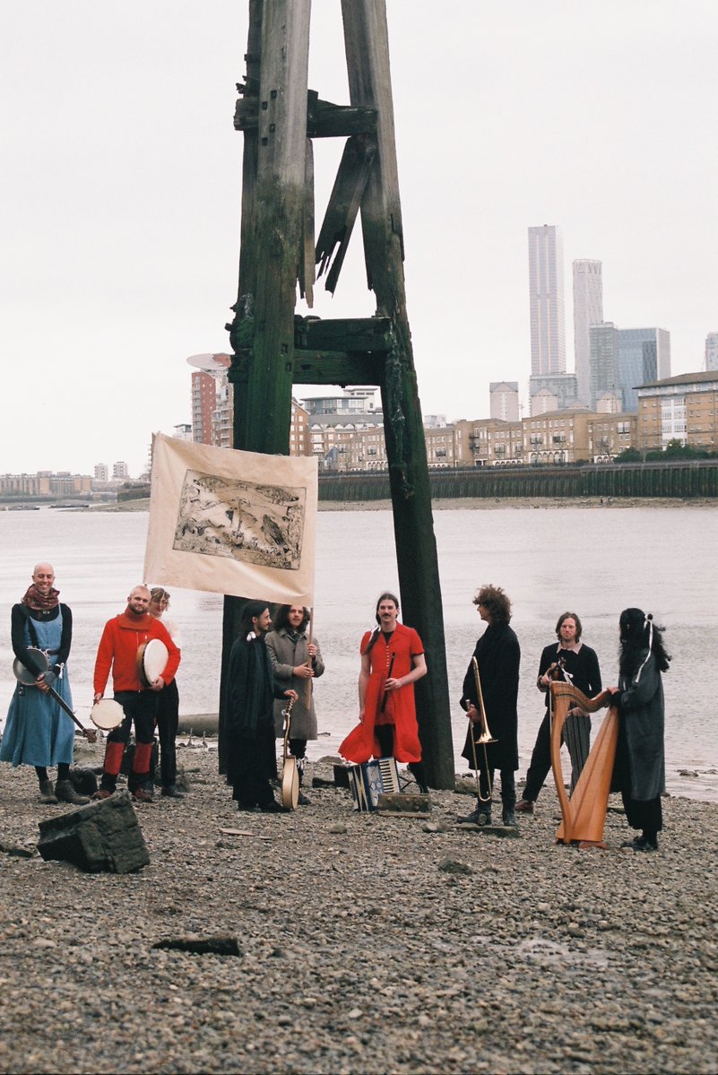 Shovel Dance Collective spoke to us about their emergent drone-folk ahead of their appearance at Supersonic 2022 - read the conversation here: supersonicfestival.com/2022/05/10/sho… Tickets for Supersonic 2022 are available here: bit.ly/SS_2022Tickets