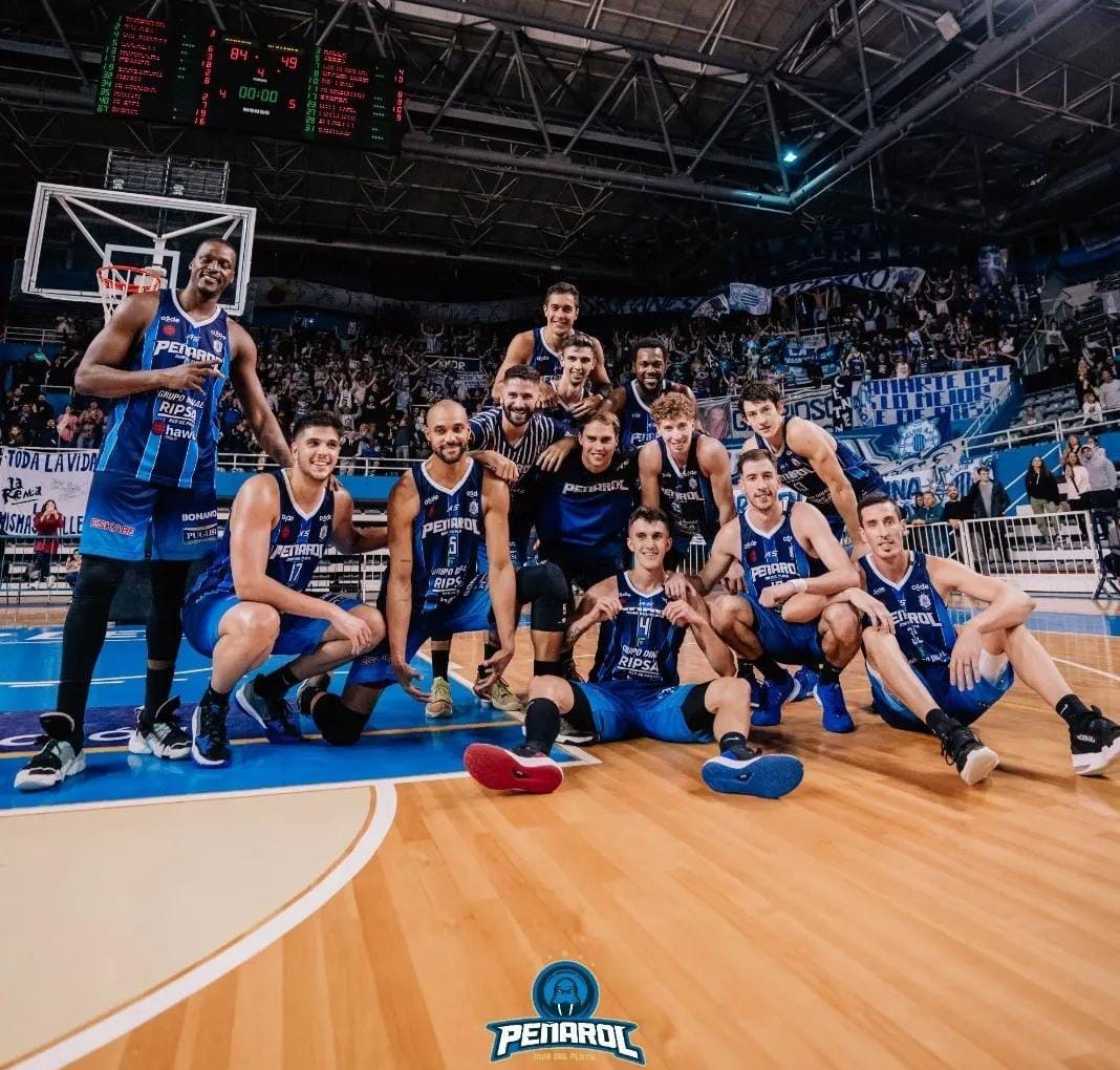 Quiero agradecer a la dirigencia de <a href="/Penaroloficial/">Club Atlético Peñarol (Oficial)</a> por confiar en mí para estar al frente del equipo durante esta temporada, al Cuerpo Técnico, por trabajar día a día sin que muchos lo notén, y ser fundamentales durante el desarrollo de toda la competencia,(sigue)