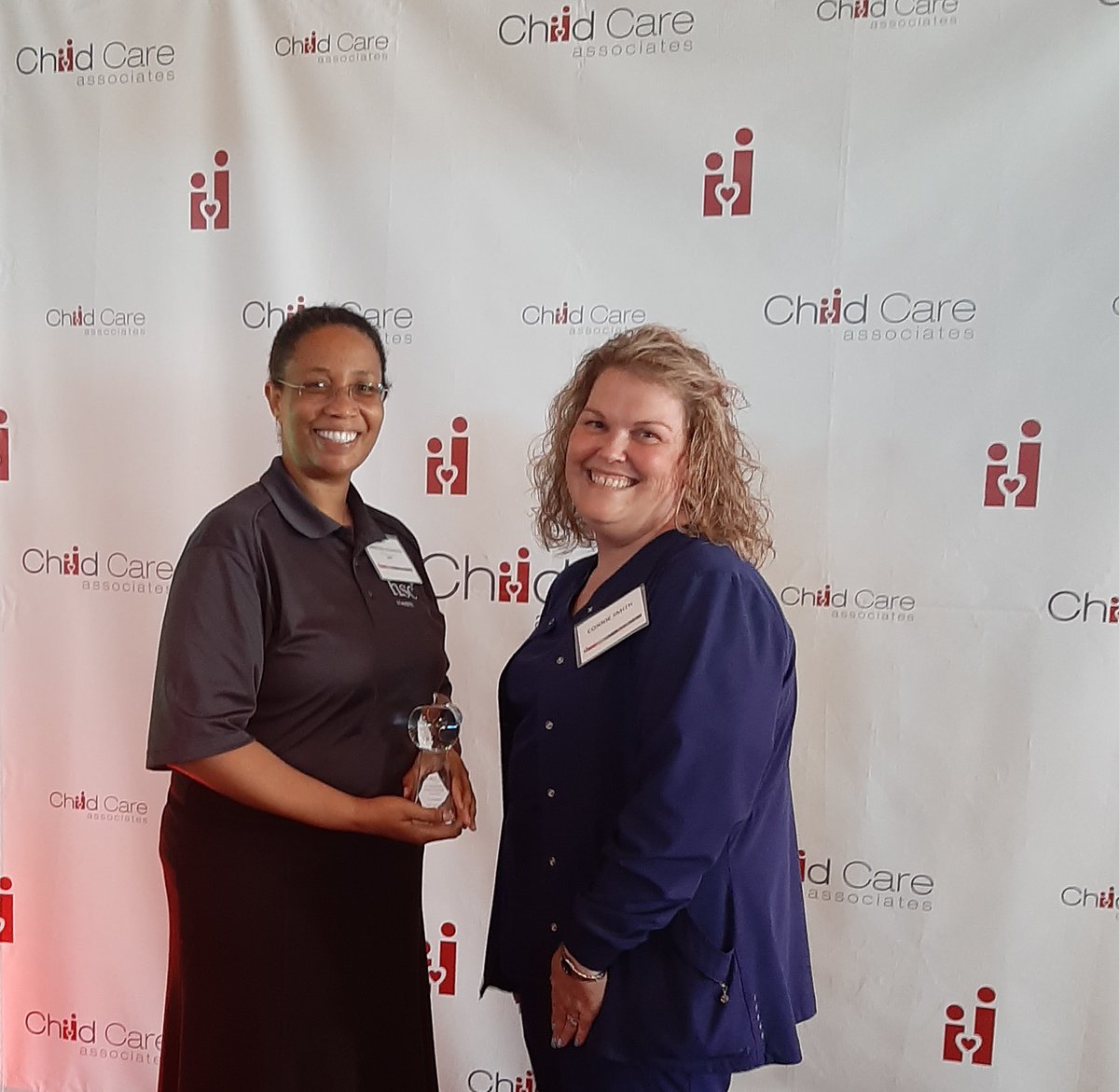 UNTHealth_TCOM's tweet photo. A big honor for the @UNTHSC  Pediatric Mobile Clinic as they received the Crystal Apple Early Educators Award from Childcare Associates. We are very proud of TCOM’s Dr. Christina Robinson &amp; everyone who has poured so much effort into providing services for kids. Congratulations! https://t.co/6rbW59K1Uy