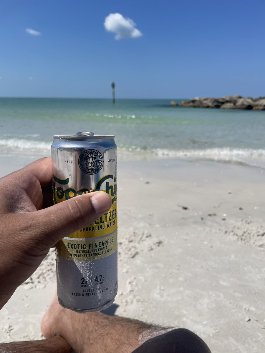 IntheLoop01's tweet image. Couldn’t think of a better way to spend a Monday. #stpetebeach @TopoChicoUSA