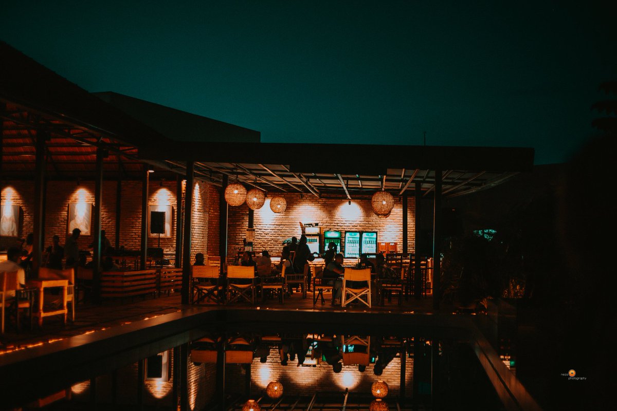 nezaphotography's tweet photo. A Place To Visit ?
#Rwot Uzajye @MolatoBar& Restaurant
#Giporoso
You Will Love there for Real !
📸💢 @AmFilsNeza
#Teal #RwOT https://t.co/vxJizs2iKi