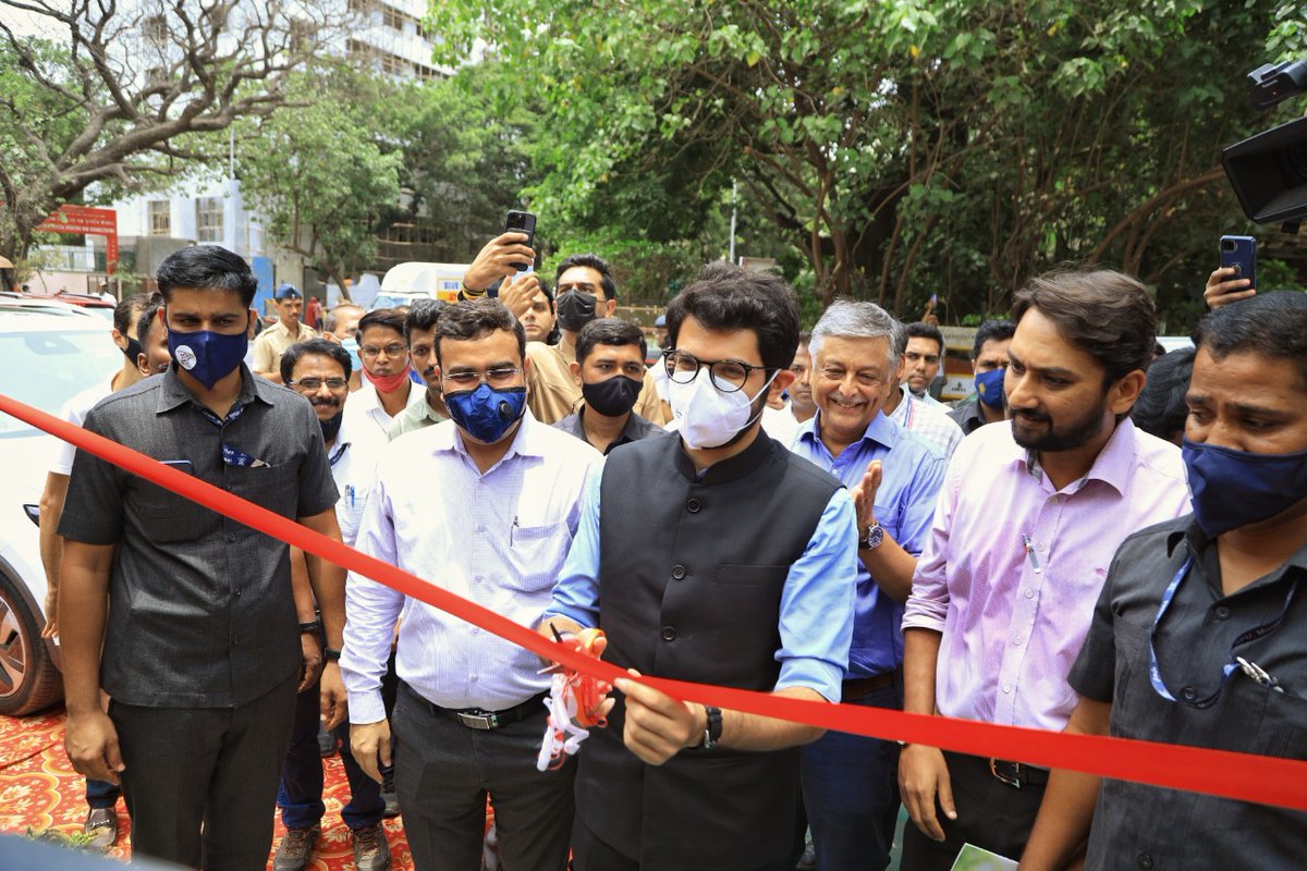 mybmc's tweet photo. हाजी अली परिसरात क���शवराव खाड्ये मार्गावर माँसाहेब स्व. सौ. मीनाताई ठाकरे उद्यानाजवळ महानगरपालिकेने वाया गेलेल्या अन्नापासून (फूड वेस्ट) वीजनिर्मिती प्रकल्प उभा केला आहे.

#GreenEnergy #GoGreen #ElectricVehicle https://t.co/Lcj9q2EKWA