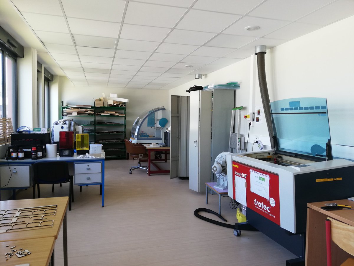 UBee_Lab's tweet photo. Aujourd'hui, visite du #fablab de Gradignan, @FabLab_IUTBx 🤖
Leur expertise offre de très belles opportunités pour nos #UBees ! https://t.co/7lw7PGrgrC