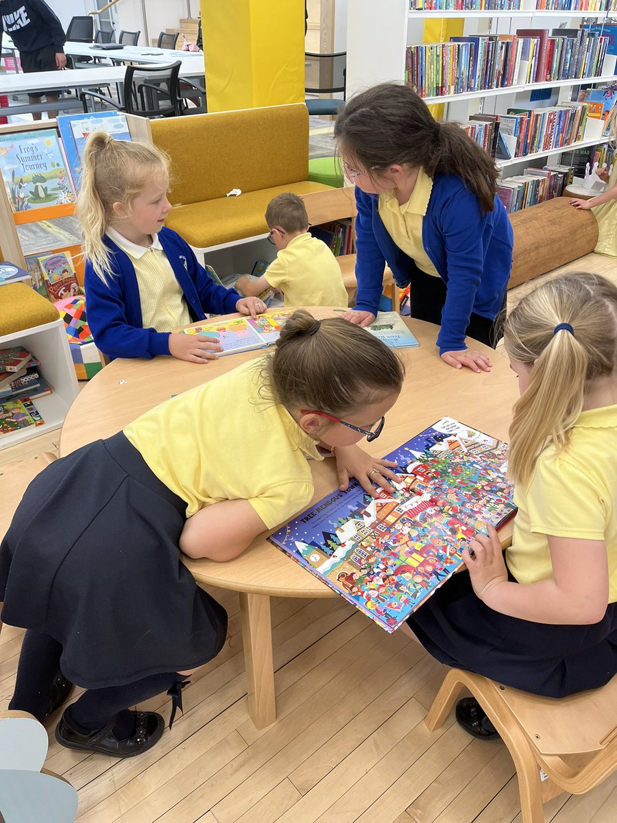 MrsLShaw's tweet photo. Monday afternoon means a trip to the library 📖😊 @MiltonPrimary17 https://t.co/UoB97efMaB