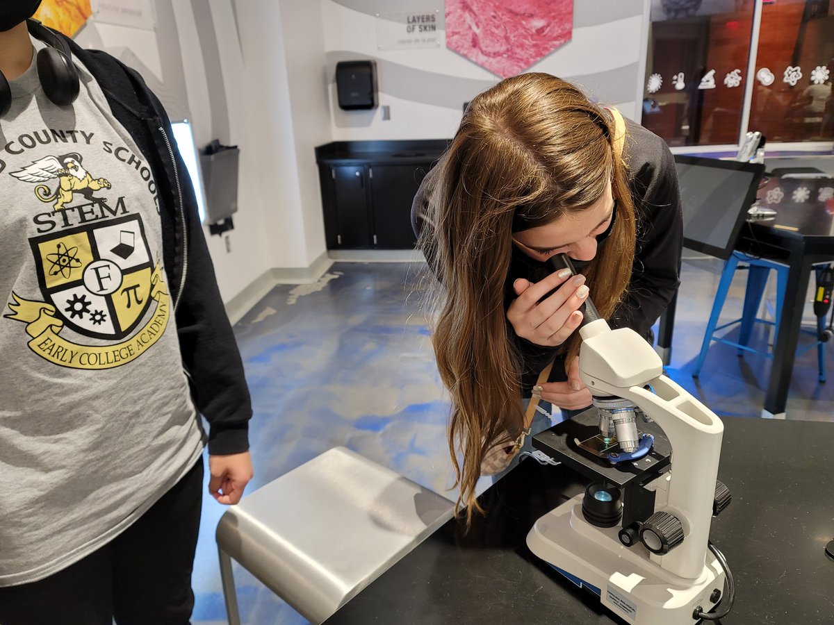 7th Grade STEM &amp; GT at Discovery Place,Charlotte,NC, taking a CELL-fie. <a href="/iAmJBrunson1911/">Jamie R. Brunson</a> <a href="/td9/">Travis Robinson</a> <a href="/JRGreenK12/">J.R. Green</a> <a href="/FairfieldMiddle/">Fairfield Middle School</a>