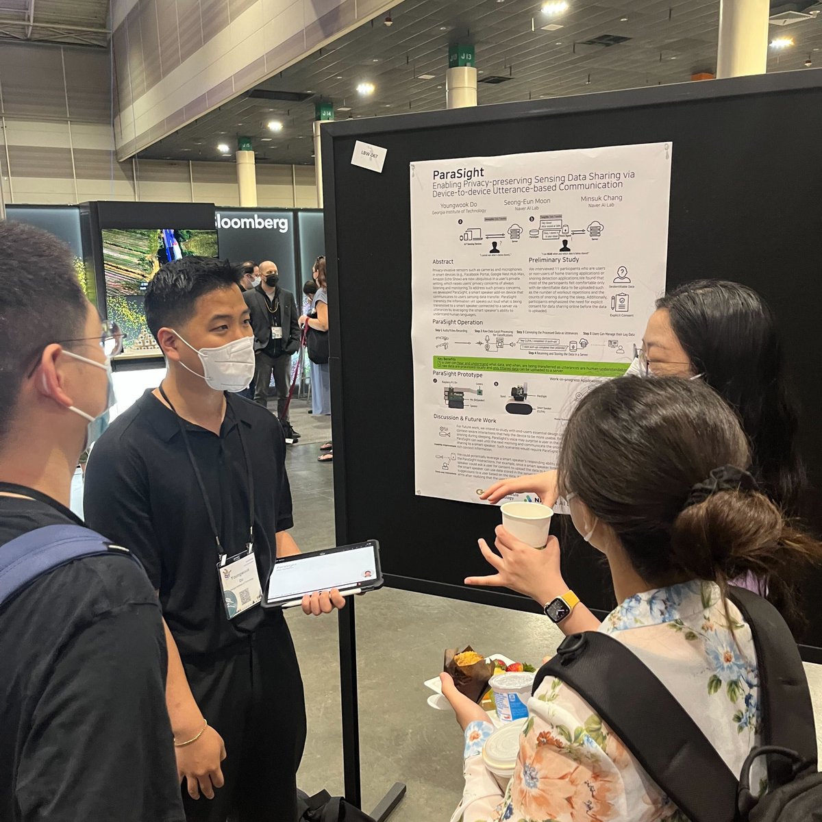 youngwookdo's tweet photo. It was a great experience to present at #CHI2022 the LBW done with my brilliant collaborator and mentor, Seong-Eun Moon and @minsuk_chang during my internship at @ClovaAiLab. 

Thank you all who dropped by my poster for sharing feedback and insightful thoughts!  
PC: @dongwhi_yoo https://t.co/YnyDVJh8sl