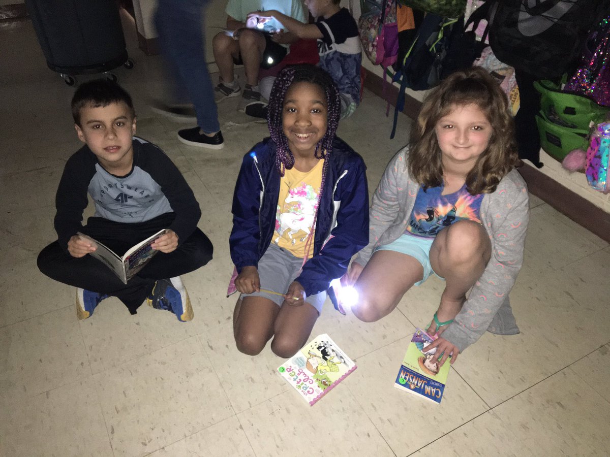 nmaguire208's tweet photo. Lights Out today in our ABC summer countdown! We’re having fun reading with our flashlights 😁 #d109pride https://t.co/Zmxq26tkSu