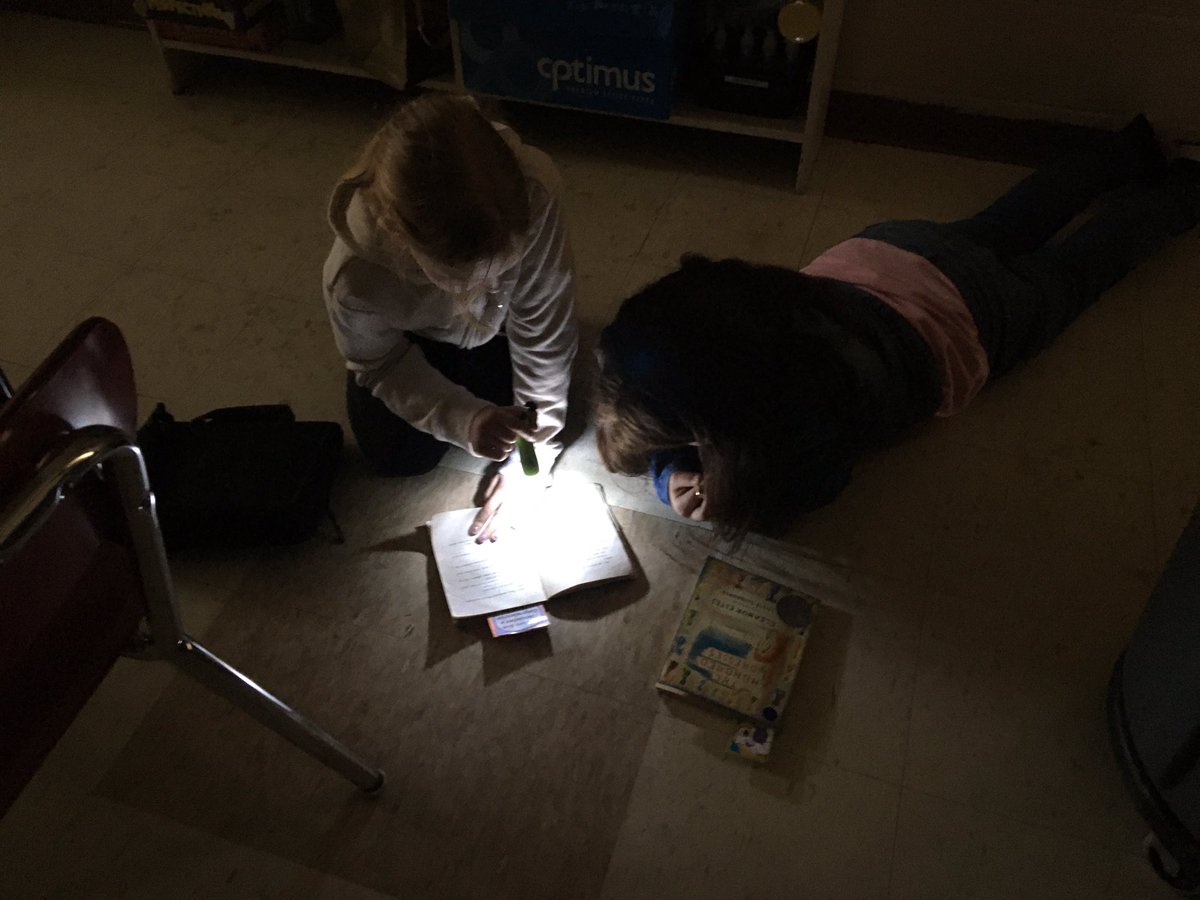 nmaguire208's tweet photo. Lights Out today in our ABC summer countdown! We’re having fun reading with our flashlights 😁 #d109pride https://t.co/Zmxq26tkSu