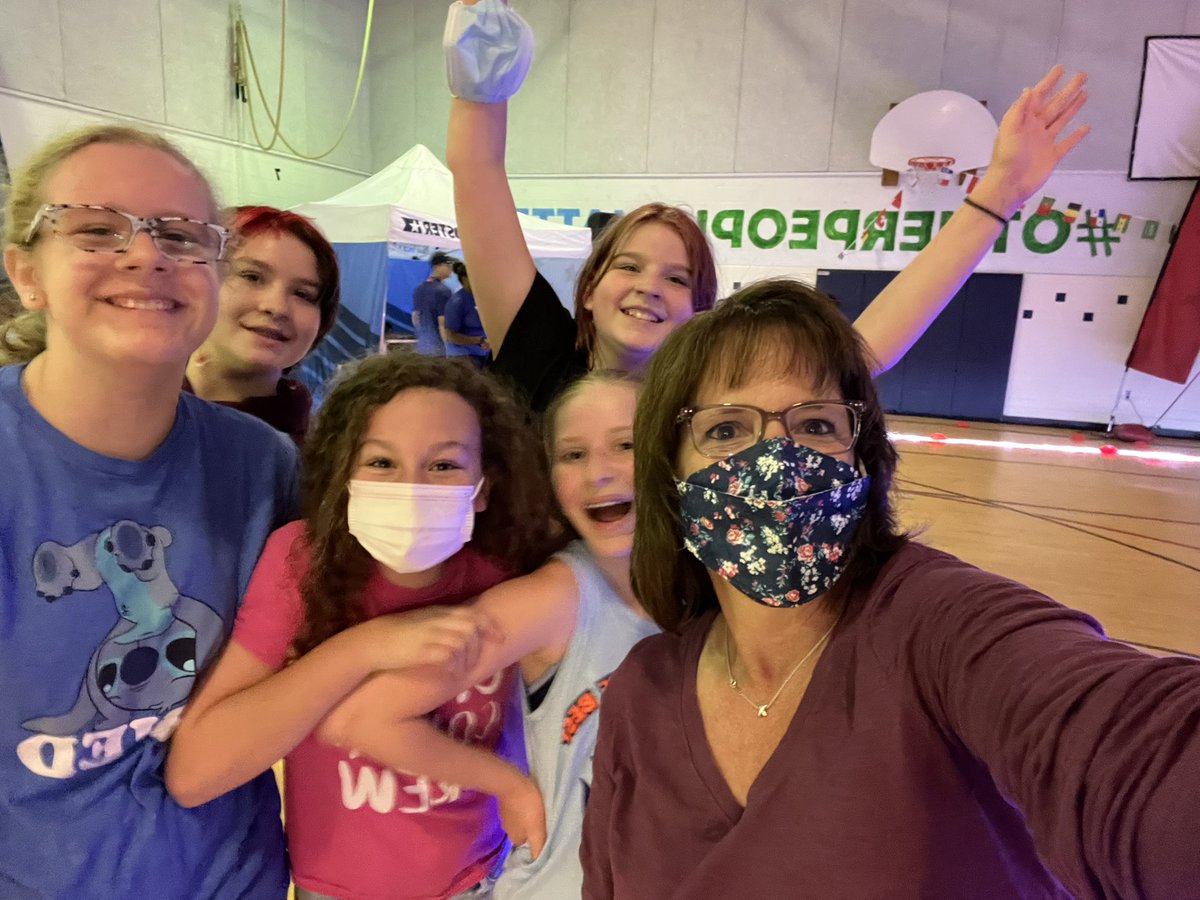 Great morning to celebrate the end of the Boosterthon with a Fun Glow Run! Thank you to the families that donated to the Boosterthon this year. <a href="/CFESRedBirds/">Cardinal Forest ES</a> <a href="/CFESRedBirds6th/">CFESRedBirds6th</a> <a href="/choosebooster/">Booster</a>