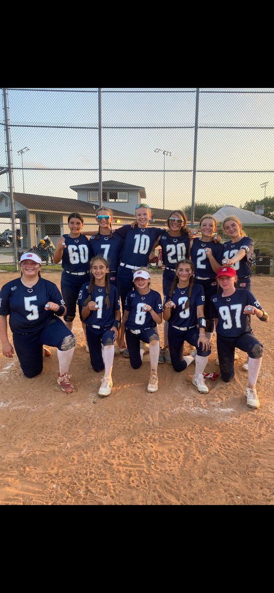 TexasBlazeZito's tweet photo. 12u Blaze National 09 went undefeated this past weekend up until the championship game where they came in a close 2nd! 🔥 #BlazeOn @BlazeFastpitch https://t.co/8IyIJaorXb
