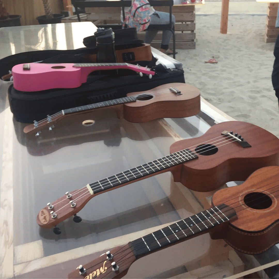 learntouke's tweet photo. - Dubai, teaching a team on the beach whilst the sun was setting. https://t.co/XNo3Pppie9