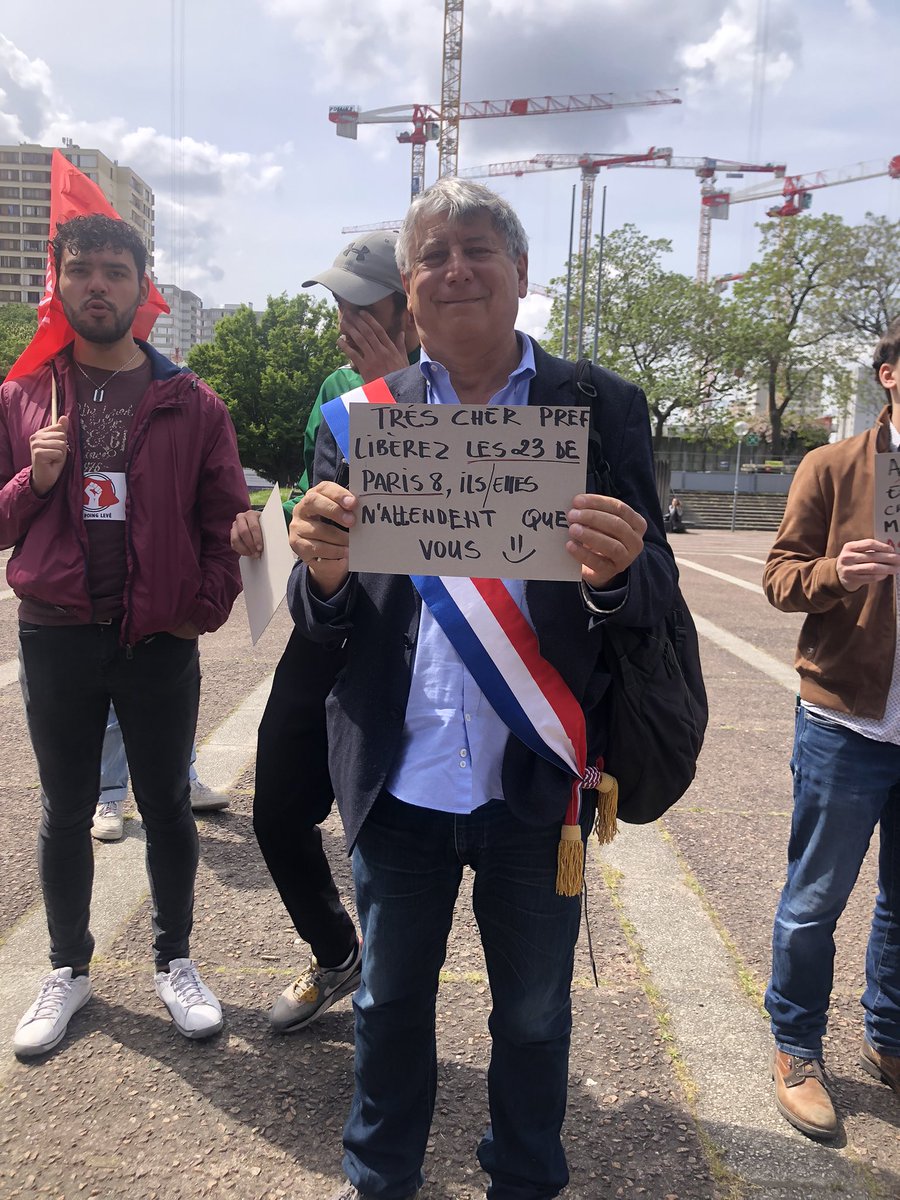 04/05 une journée historique pour le <a href="/CeesParis8/">CEES paris8</a>.plus de 16mois de lutte, de précarité et de promesses. le <a href="/CeesParis8/">CEES paris8</a> a décidé de battre le macadam devant la pref de Bobigny pour manifester sa colère avec les soutiens <a href="/SoBFrance/">Socialisme ou Barbarie</a> <a href="/poing_8/">Le Poing Levé Paris 8</a> <a href="/uneftacle/">UNEF-TACLE</a> <a href="/ericcoquerel/">Eric Coquerel</a>