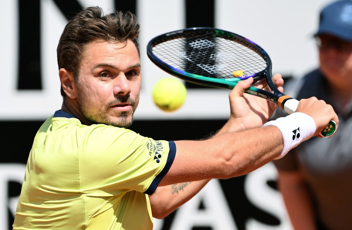 WeAreTennisFR's tweet photo. Elle fait du bien celle là ! 💪

1ère victoire en 455 jours pour Stan Wawrinka qui est parvenu à renverser Reilly Opelka en 3 sets alors qu'il était mené 6-3 4-2 à Rome https://t.co/d2jqPQQwuJ