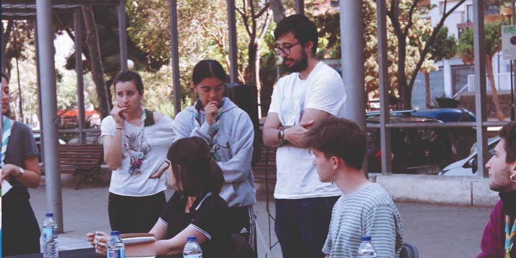 📢Membres del <a href="/GHLesCorts/">Grup d’Habitatge de les Corts</a>, <a href="/ElPidelesCorts/">AE El Pi de les Corts</a> i <a href="/aeAntoniGaudi/">AE Antoni Gaudí</a> i l’<a href="/ainatellaa/">Ainetta</a> van participar de la taula rodona per reflexionar sobre l’habitatge a través del projecte de La Murga, la tasca que fan els grups i xarxes populars i la problemàtica dels locals que pateixen agrupaments.