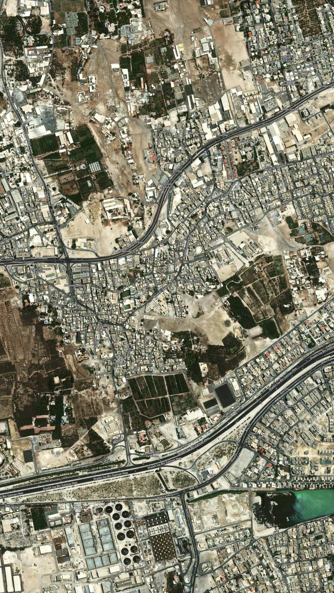 map_bh's tweet photo. Take Bilad Al Qadeem, the roads seem to twist and turn with no rhyme or reason today in contrast to perfect grids on the nearby reclaimed land. Look back to 1969, you can see the road twists to avoid parallel irrigation channels and water springs. https://t.co/cB1nSiuXYu