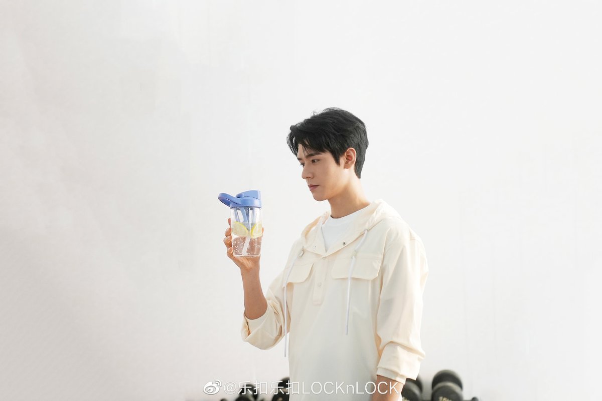 gongnjun's tweet photo. UnLOCKing these so called mysterious behind-the-scenes pictures, Gong Jun is here to remind everyone to stay dehydrated and drink enough water with LOCKnLOCK. https://t.co/at7SP3VhAO