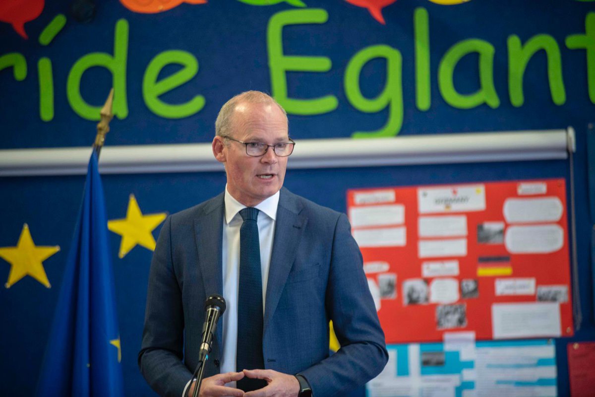Minister <a href="/simoncoveney/">Simon Coveney</a> was joined today by French Ambassador <a href="/vincentguerend/">Vincent Guérend</a> at Scoil Bhríde, Eglantine, in Cork.

As part of #EuropeDay, the Minister and Ambassador met with students to hear what Europe means to them, and to answer questions about Europe’s future.

#IrelandEU50