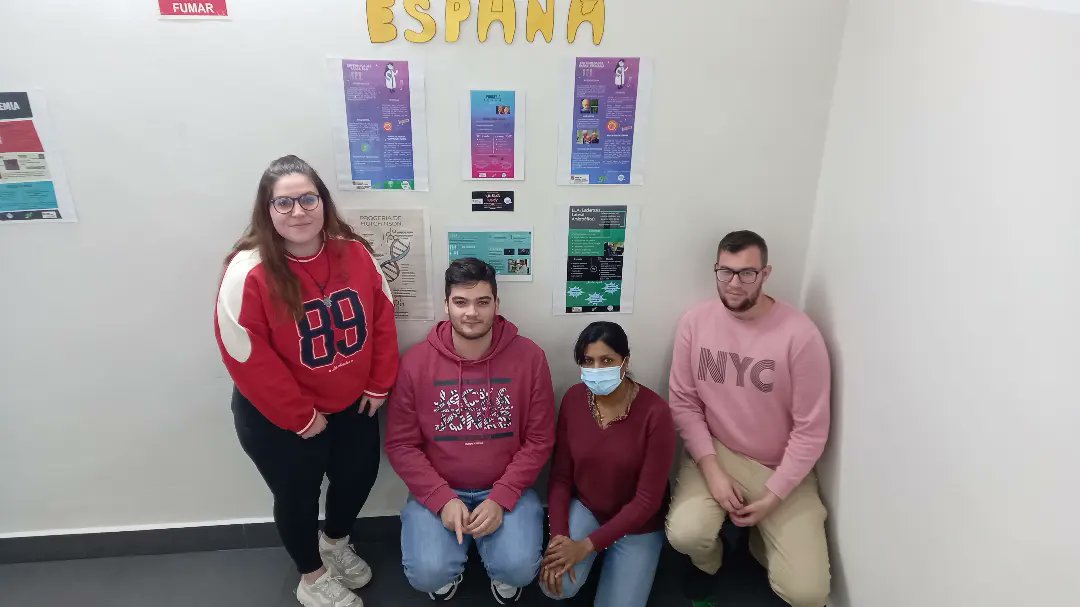 DH_Prime_GF's tweet photo. Los alumnos de primero de Laboratorio clínico y biomédico e Integración social del @gregorioferva han trabajado las enfermedades raras 🦓🦓🦓 para el proyecto de #DerechosHumanos #DH_prime_GF https://t.co/VLsfxGXujC