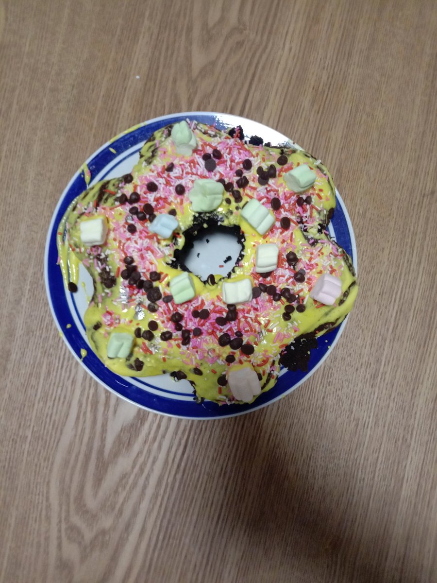 kibumtron's tweet photo. #FirstCake https://t.co/wgVtZm28Qy