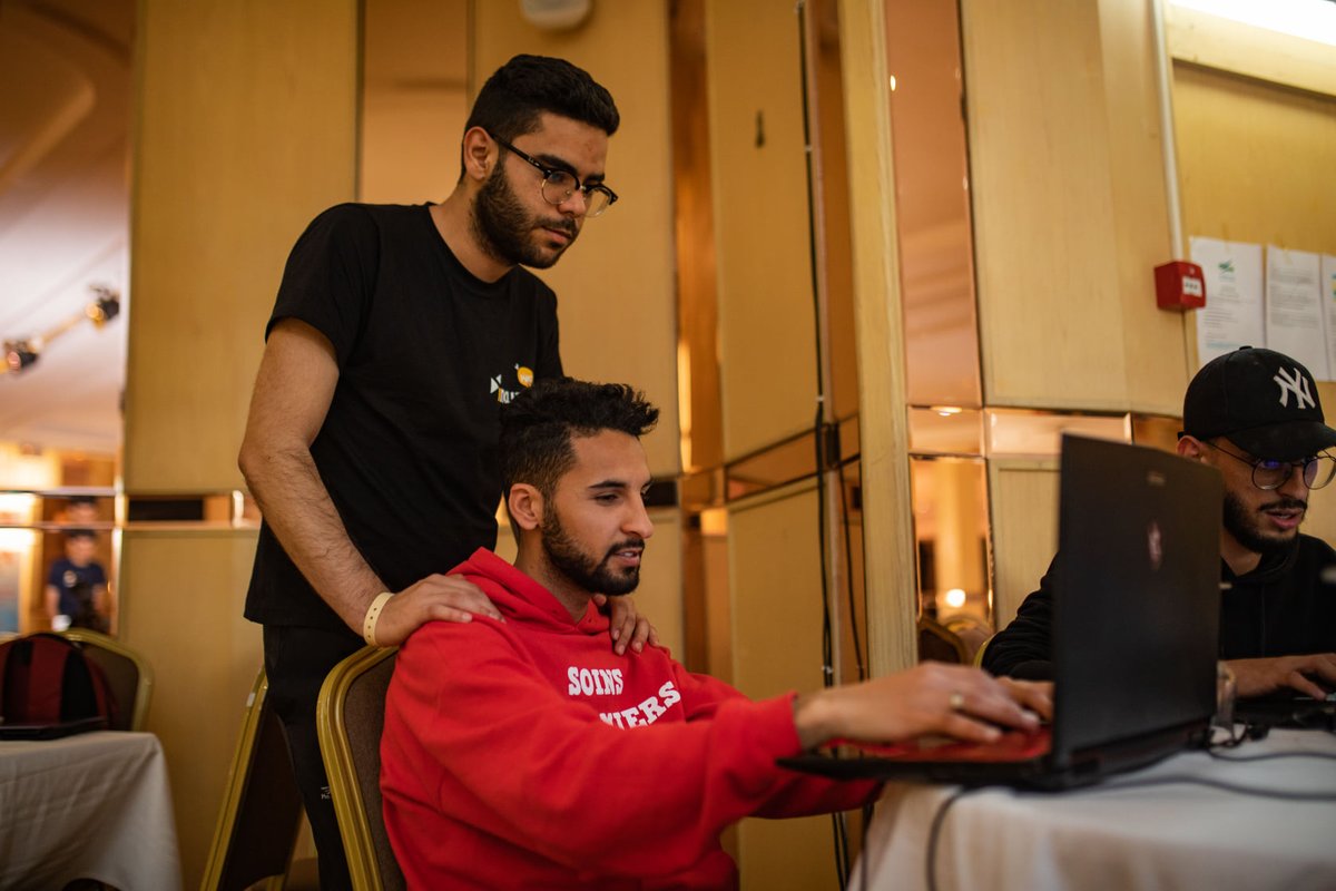 Poste_Tn's tweet photo. 🏆 3 𝒆̀𝒎𝒆 𝒋𝒐𝒖𝒓 [𝒉𝒂𝒄𝒌𝒂𝒕𝒉𝒐𝒏 𝑺𝒐𝒖𝒔𝒔𝒆]: 
Les participants ont 48H non stop pour prototyper en équipe leur meilleurs solutions pour l’inclusion financière et sociale ! Qui remportera la première place ?! 🥇 restez connecté et suivez nous #HACK4INCLUSION
 #PosteTn https://t.co/p0egSzK0QU