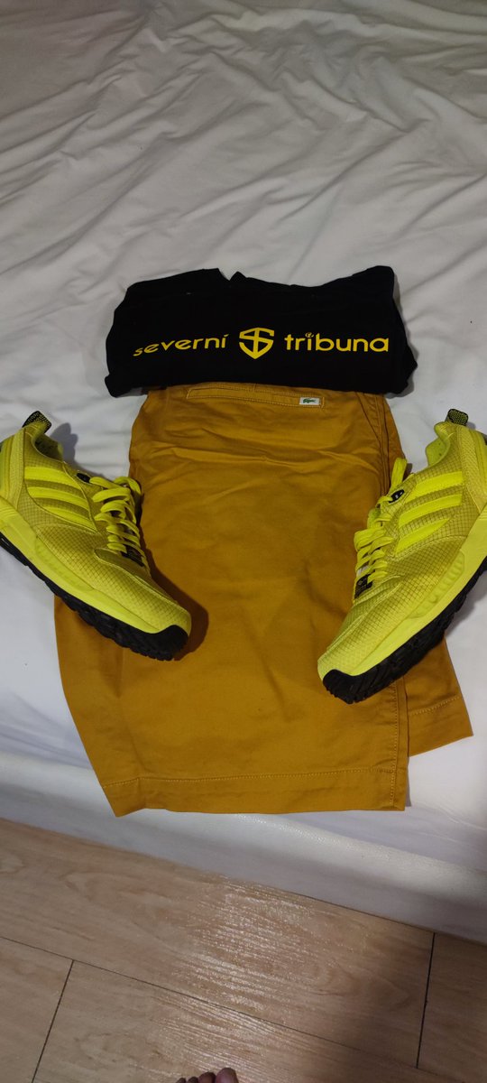 DaveBulpin's tweet photo. Combo time @SeverniTribuna #LACOSTE #zx5000 @adiFamily_ #holidayvibes #beeroclock #uptheindie https://t.co/uXgqzCO9UU
