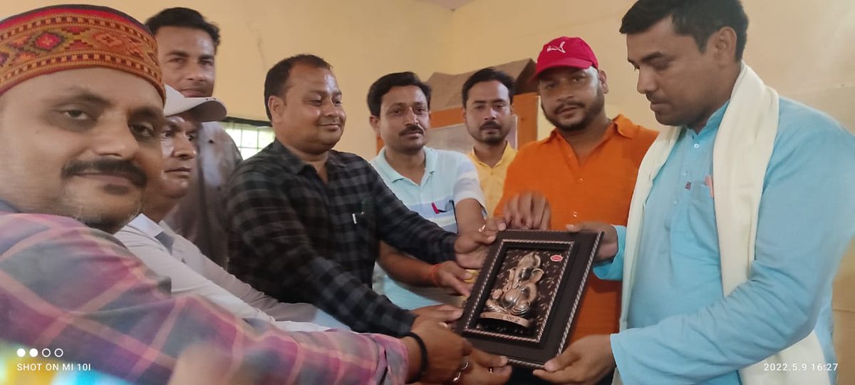 टीचर्स सेल्फ केयर टीम के सहसंस्थापक /प्रबंधक महेंद्र वर्मा एवं प्रदेश संयुक्त मंत्री चन्द्रशेखर सिंह का देवरवहा बाबा के तपोस्थली देवरिया के पावन भूमि पर स्वागत कार्यक्रम